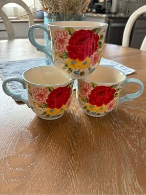 The Pioneer Woman Floral Ceramic Mugs in Red and Light Blue